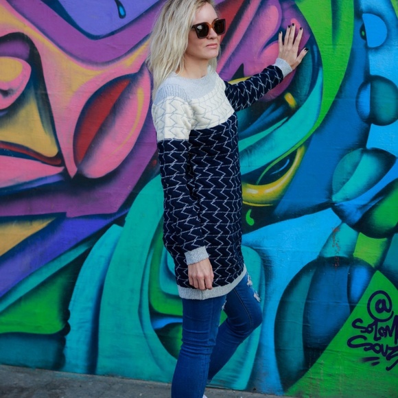 Pullover Sweater Tunic from Mo:Vint - Picture 2 of 2